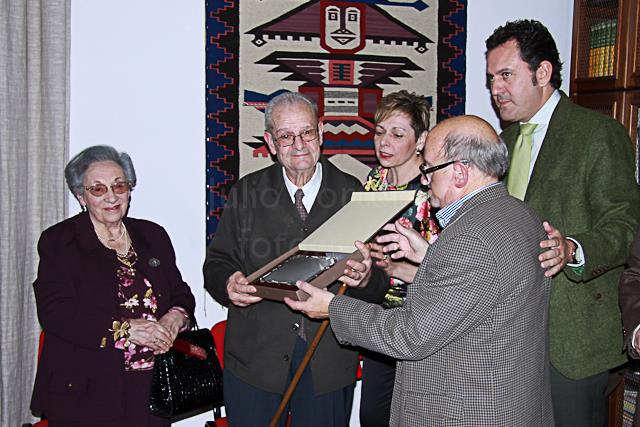 Solano Salido, distinguido como Presidente de Honor